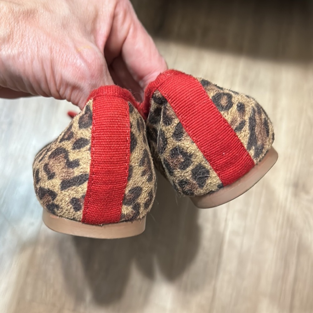Kelsi Dagger Leopard Print Flats with Red Trim Runs small - Picture 7 of 14
